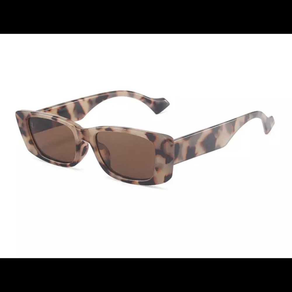“Malibu” style sunglasses
